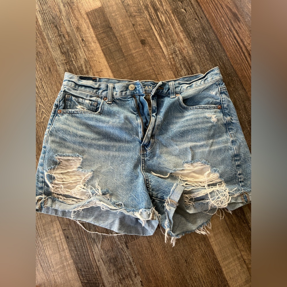 American eagle mom short